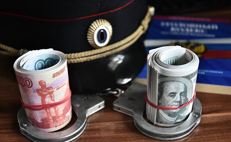 Экс-полицейский получил 3 года колонии за обещание помочь с жалобой в кассации