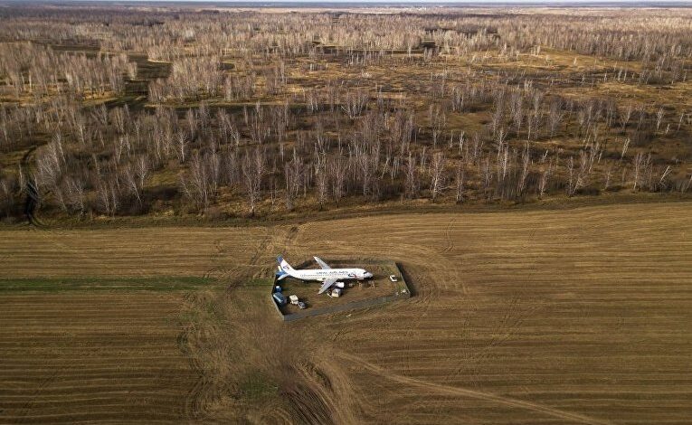 Суд подтвердил возврат прокурору дела о посадке пассажирского лайнера в поле
